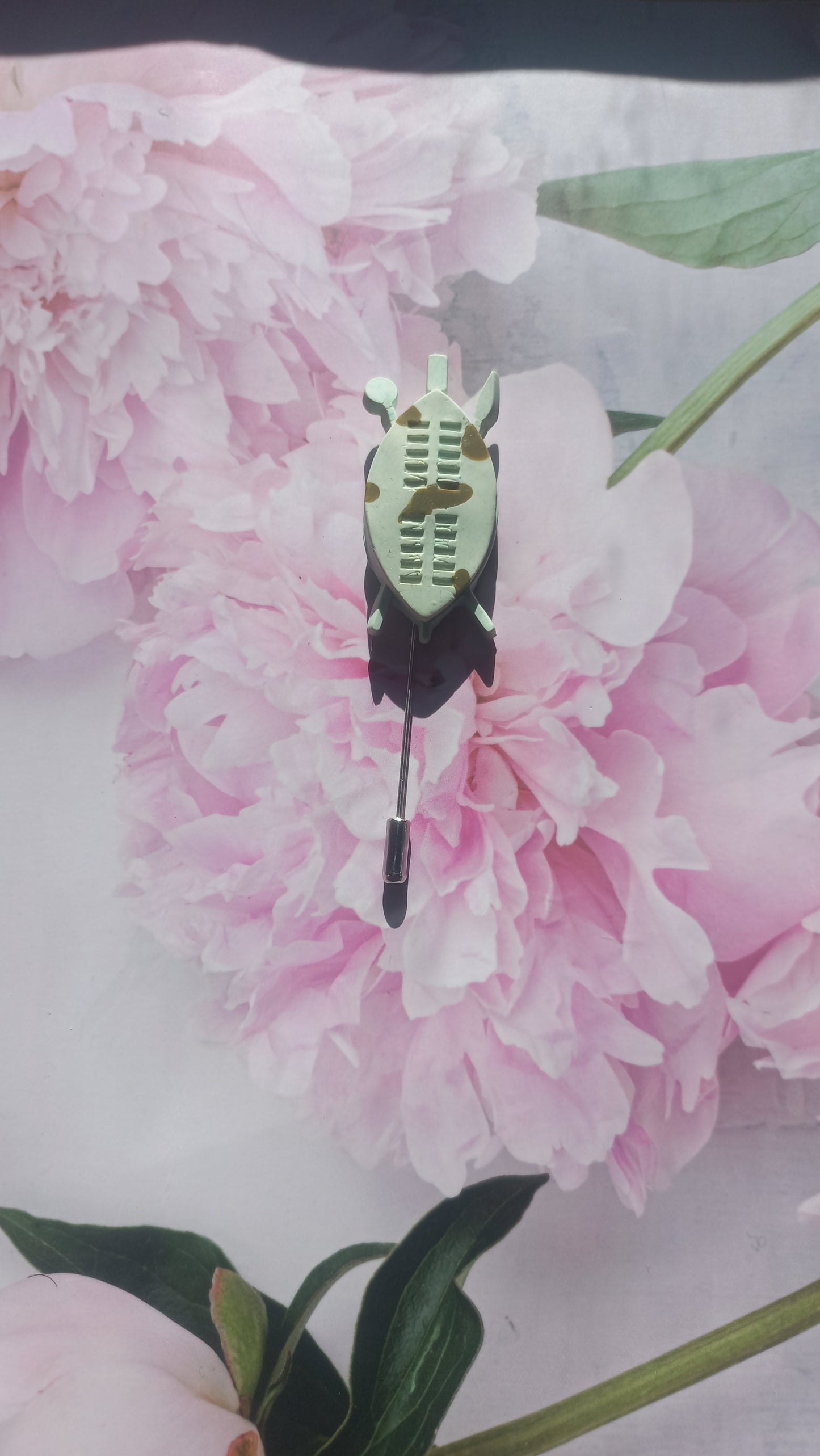 Zulu shield and Spear lapel brooch