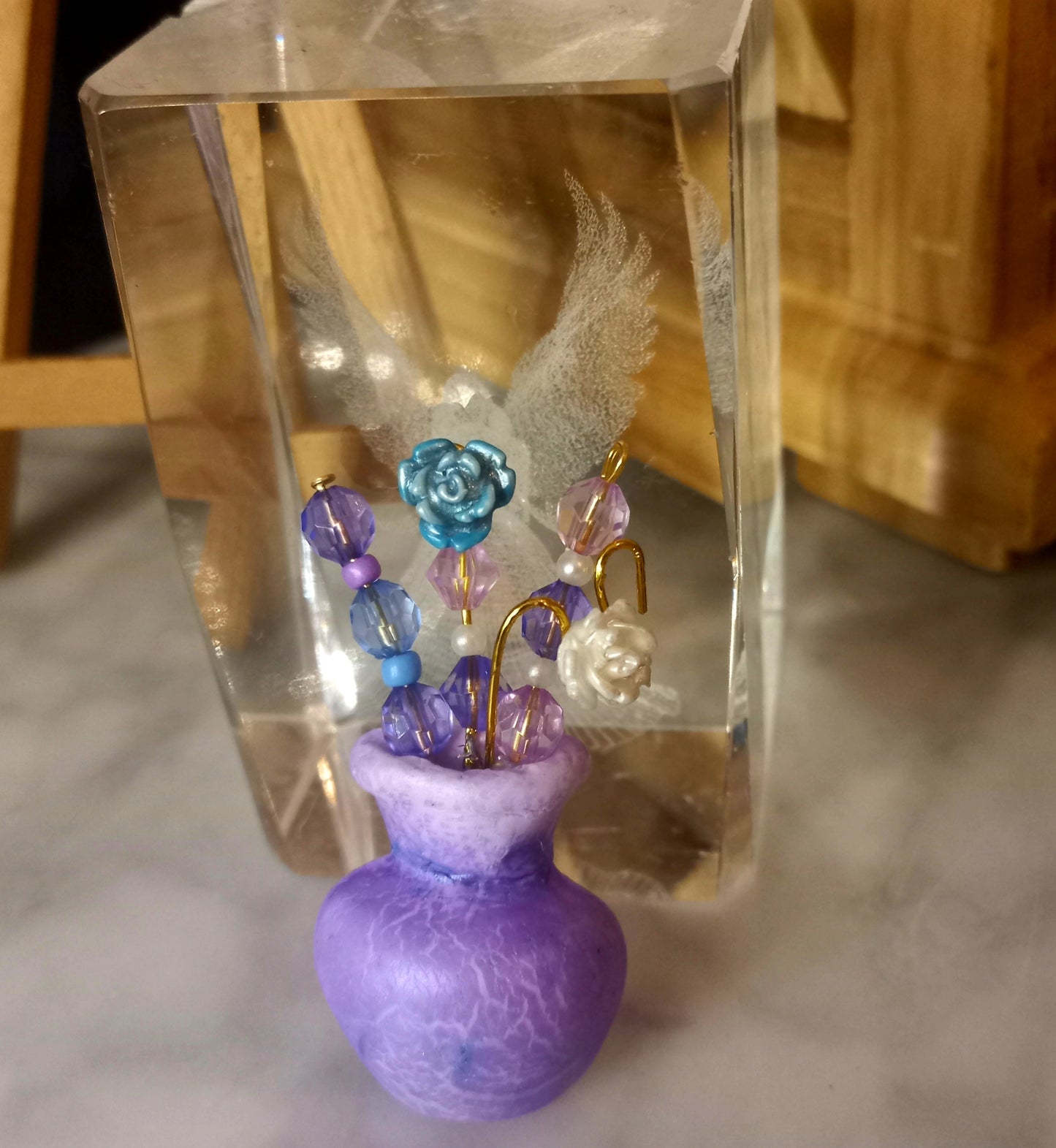 Lilac colour crackle effect vase brooch