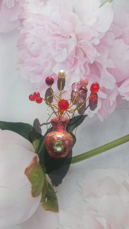Red and gold foil vase brooch