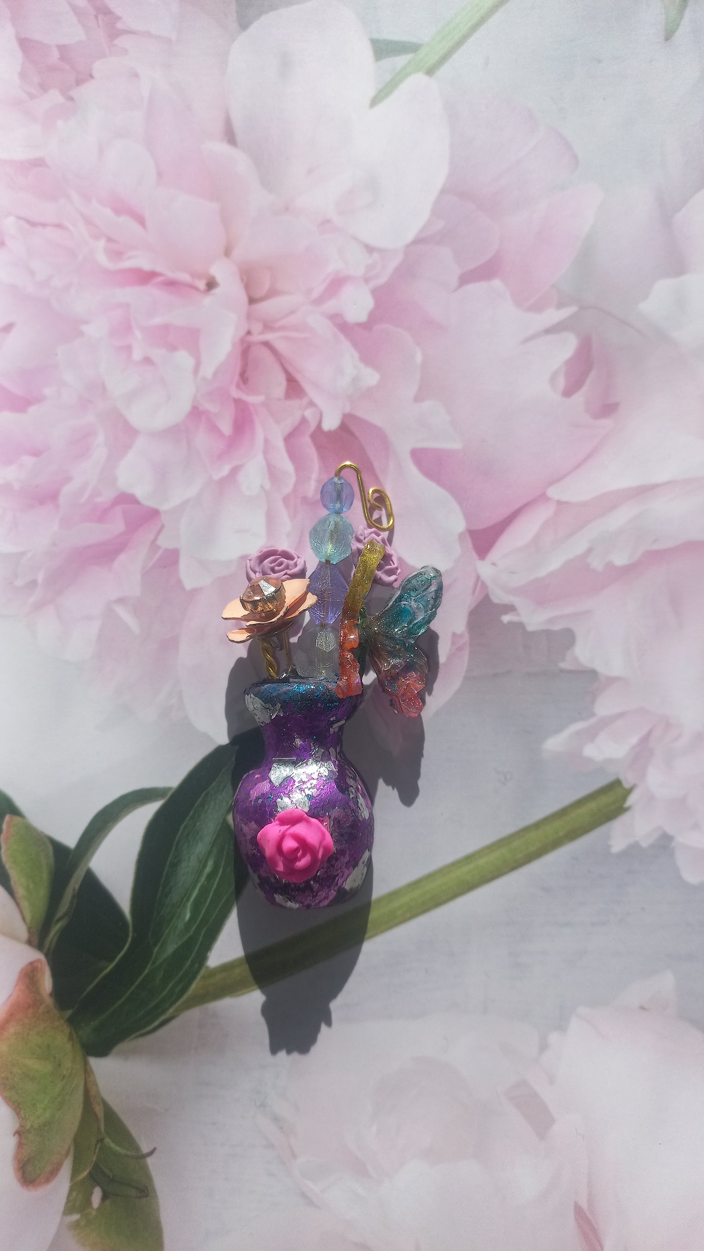 Violet colour foil inlay vase brooch