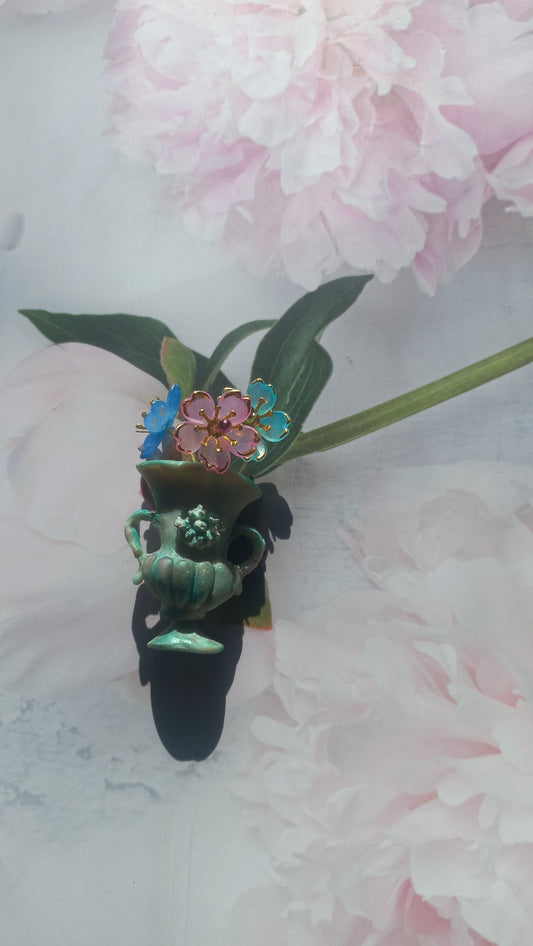 Green Moss coloured garden flowerpot brooch